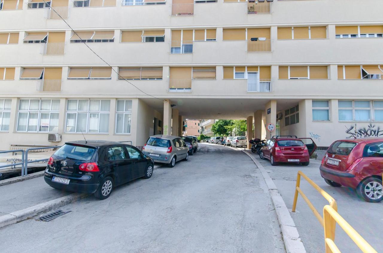 Lanuna Apartment Split Exterior photo